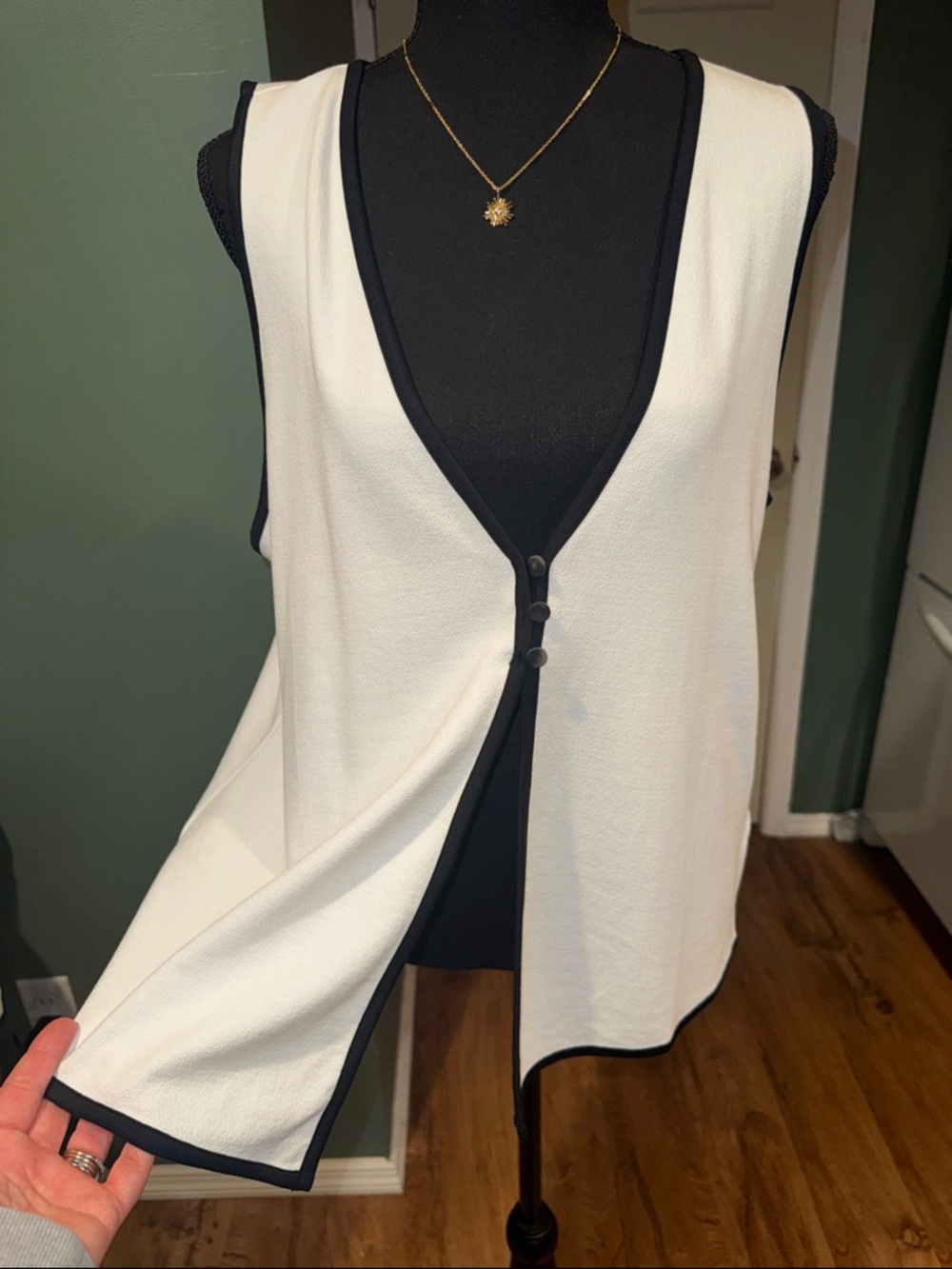 NWT Maeve Colorblock Vest Sleeveless V-Neck Ivory Shell with Black Trim Sz XL - Picture 10 of 14